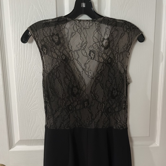 Elegant Black Lace Evening Gown Aidan mattox size 2 - Picture 4 of 6